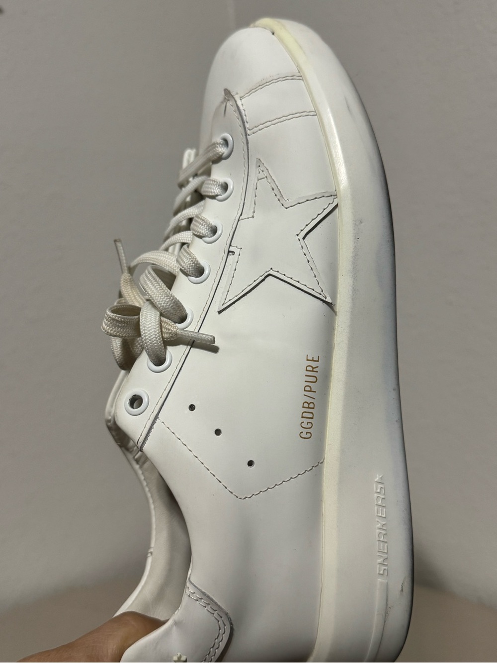 White Leather Star Low-Top Sneaker with Logo.